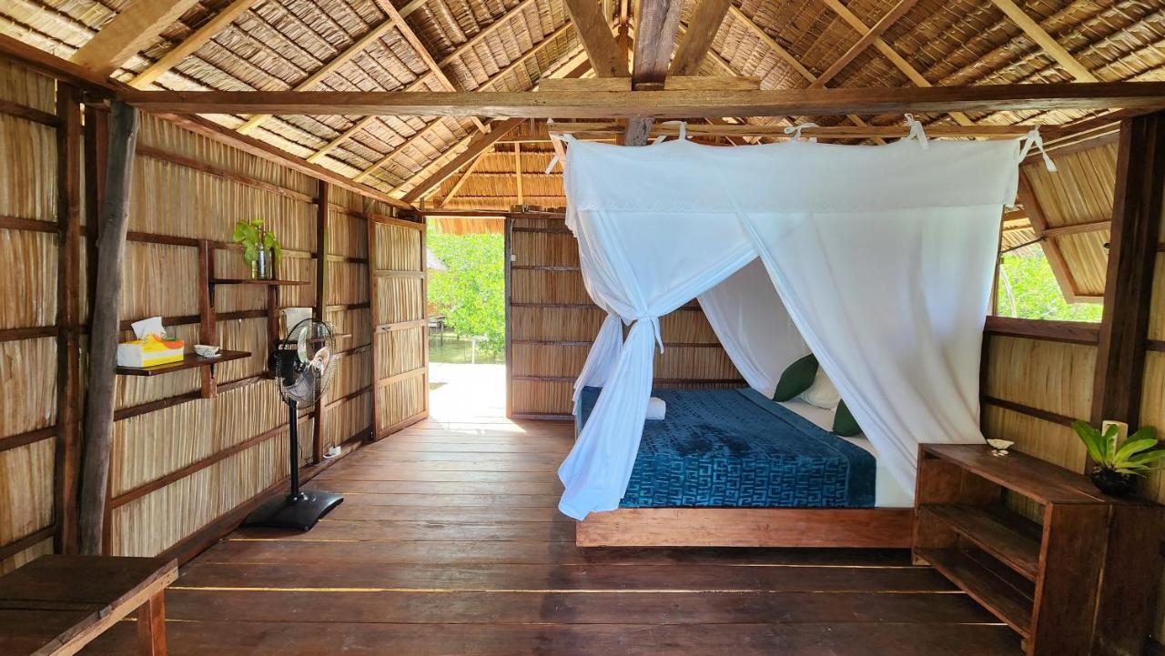 Mansuar Raja Ampat Bungalows Kri ภายนอก รูปภาพ